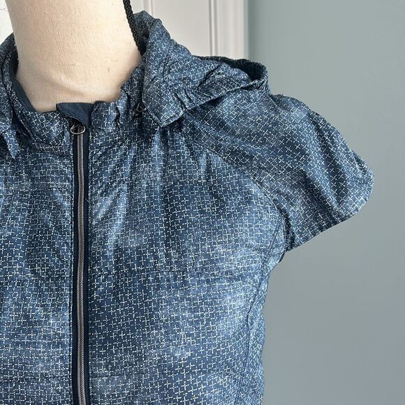 Lululemon Spring Fling Puffy Vest Size 4
Sashiko Cross Inkwell Ghost - Picture 7 of 13